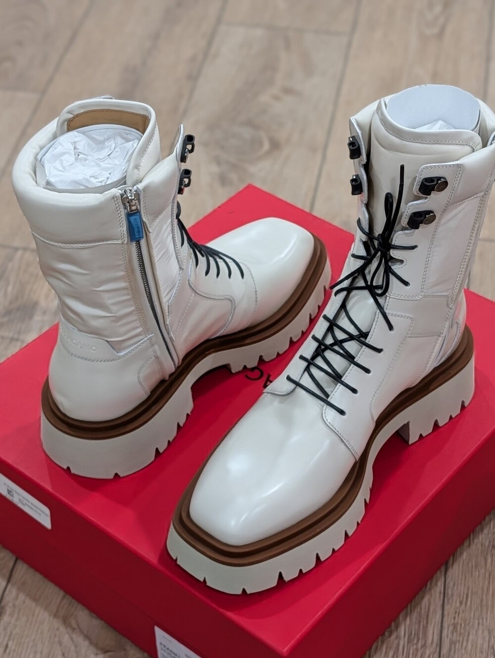$1450 Mens Salvatore Ferragamo "Franklyn" Leather Combat Boots Off-White US 9 EE